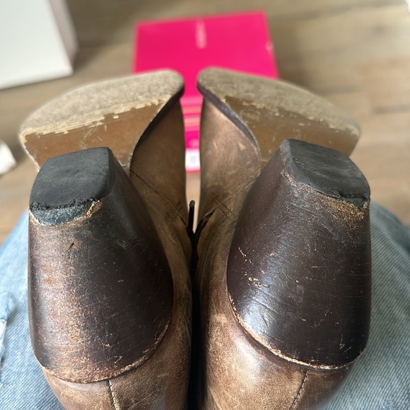 BCBGirls Women’s Taupe Crazy Horse Size 7.5 Boot - Picture 8 of 13